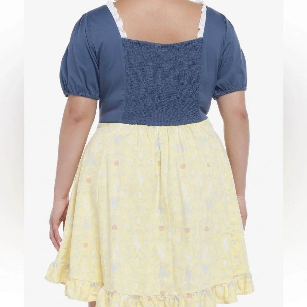 Her Universe Disney Snow White And The Seven Dwarfs Sweetheart Dress Plus Size‎